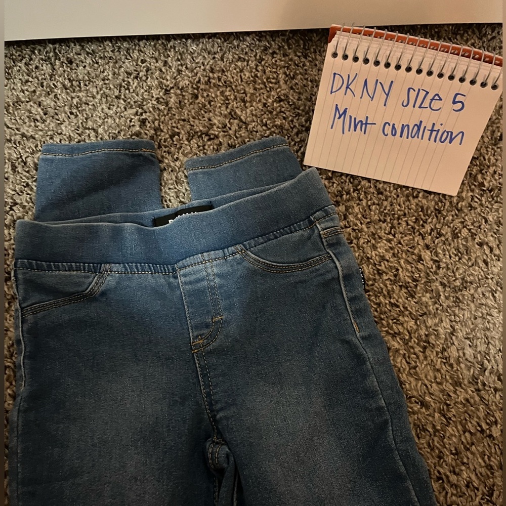 Mint condition jeans! DKNY Size 5